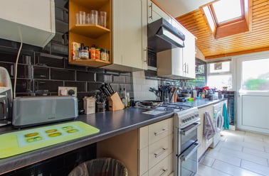 Thesiger Street, Plasnewydd, Cardiff - Image 3